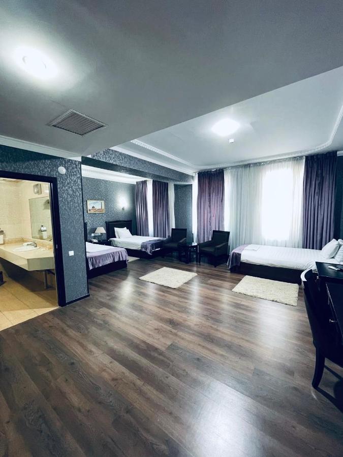 Golden Valley Hotel Tashkent Esterno foto