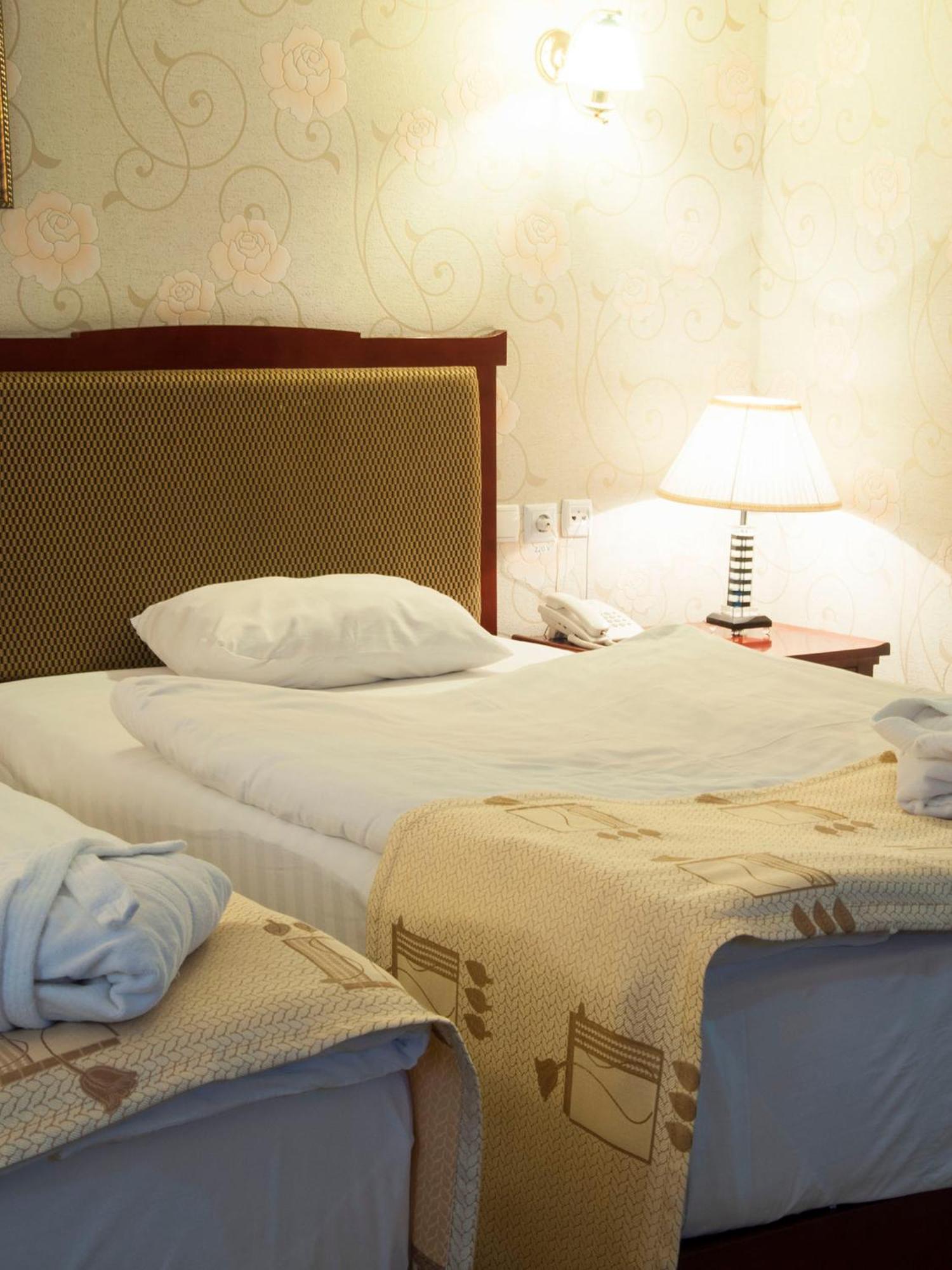 Golden Valley Hotel Tashkent Esterno foto