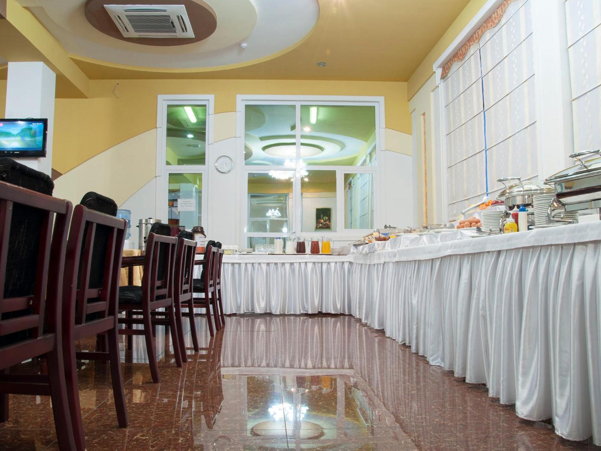 Golden Valley Hotel Tashkent Esterno foto