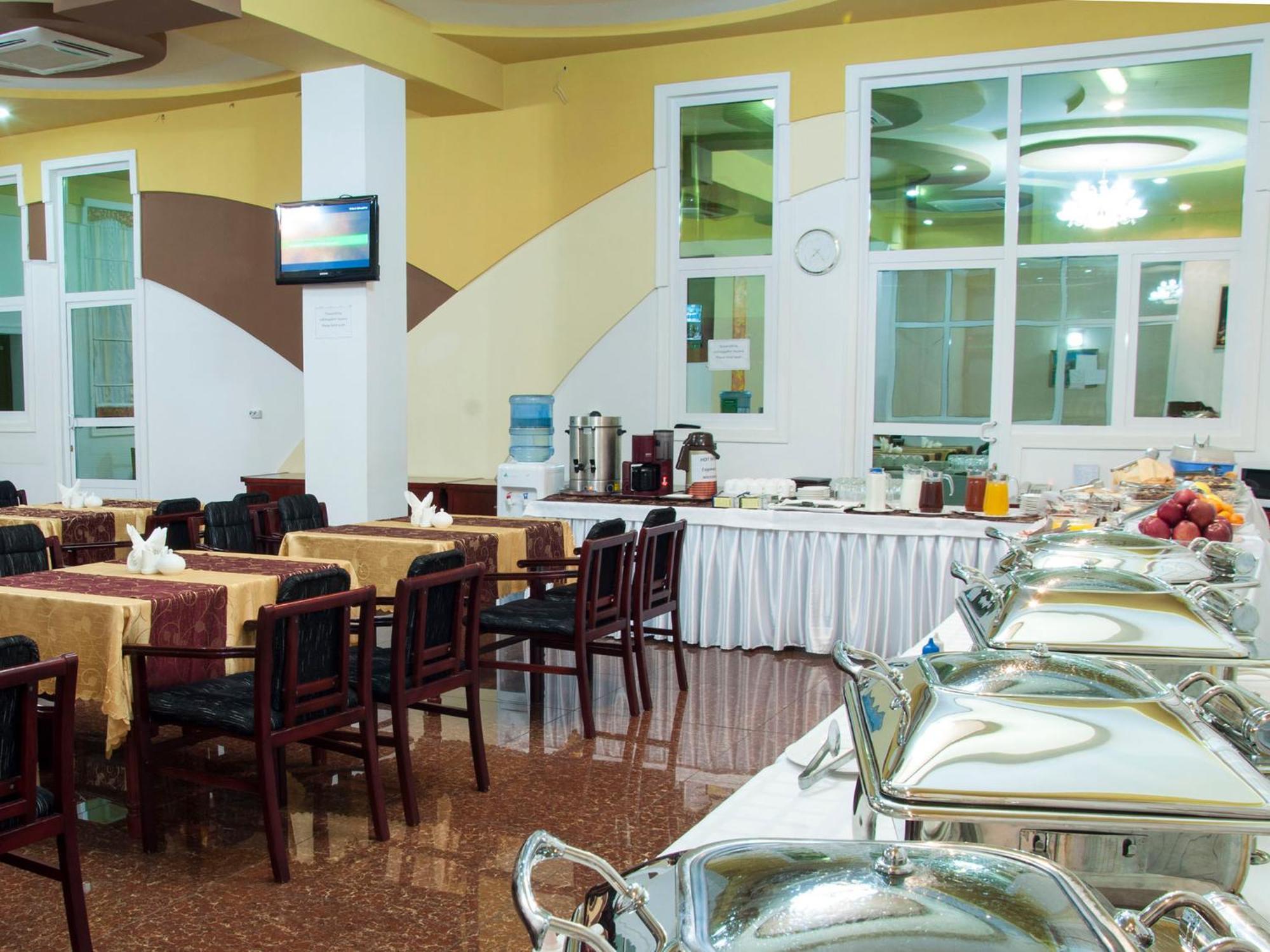 Golden Valley Hotel Tashkent Esterno foto