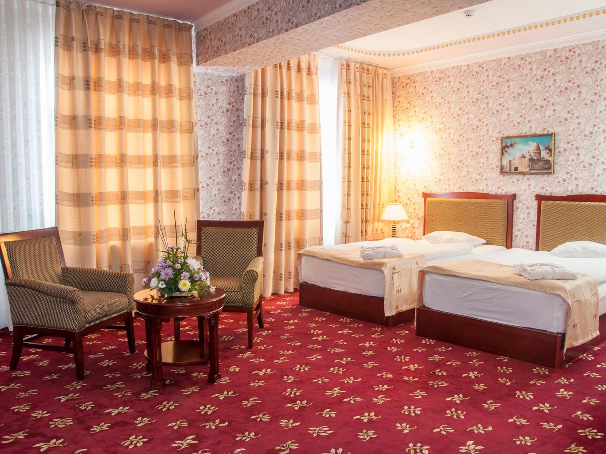 Golden Valley Hotel Tashkent Esterno foto