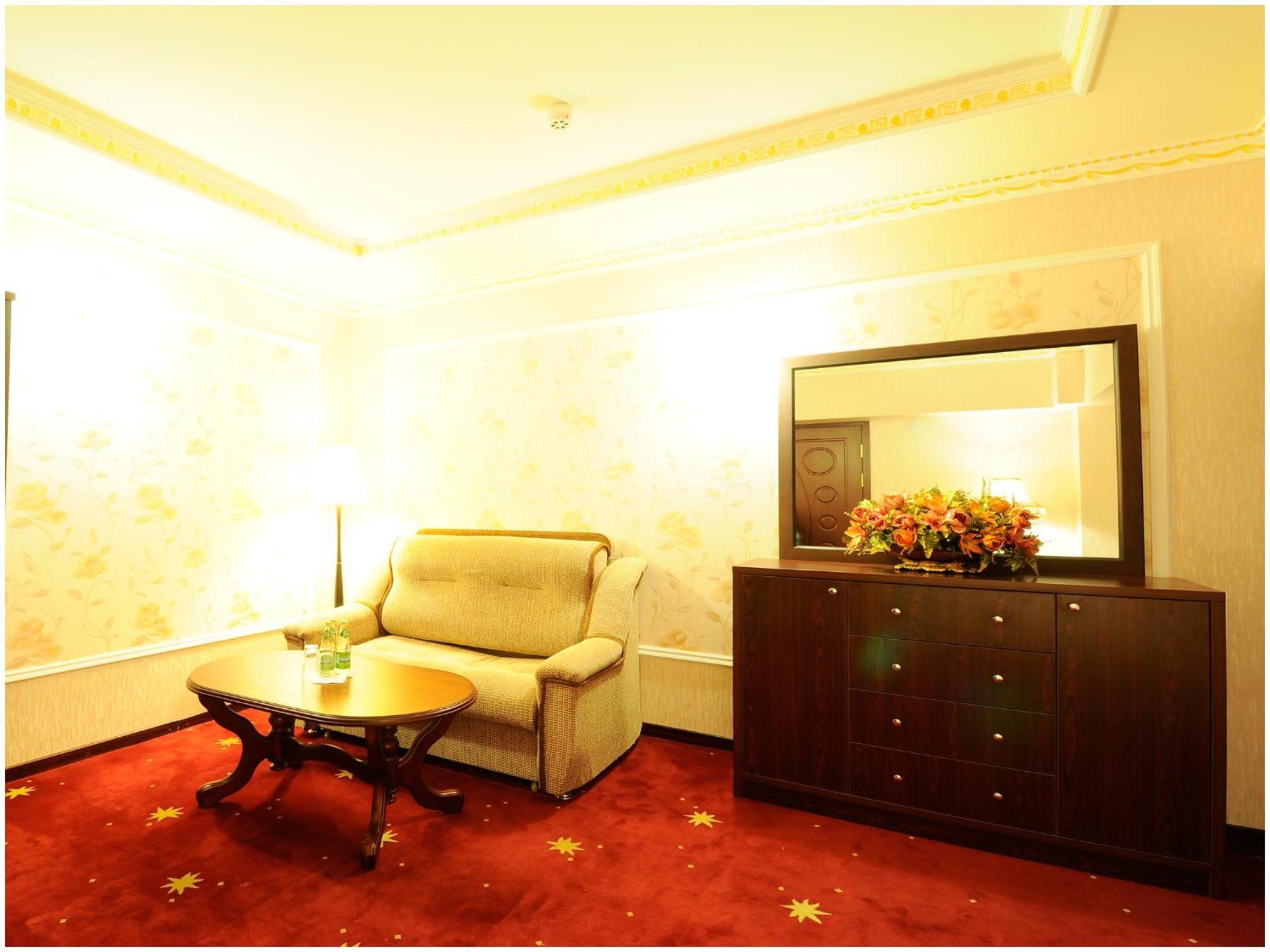 Golden Valley Hotel Tashkent Esterno foto